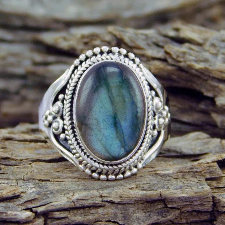 Emily Oval Labradorite Silver Ring