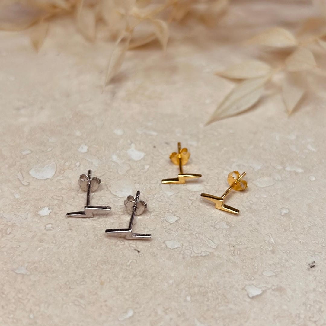 Minimal Plain Lightning Studs Earrings
