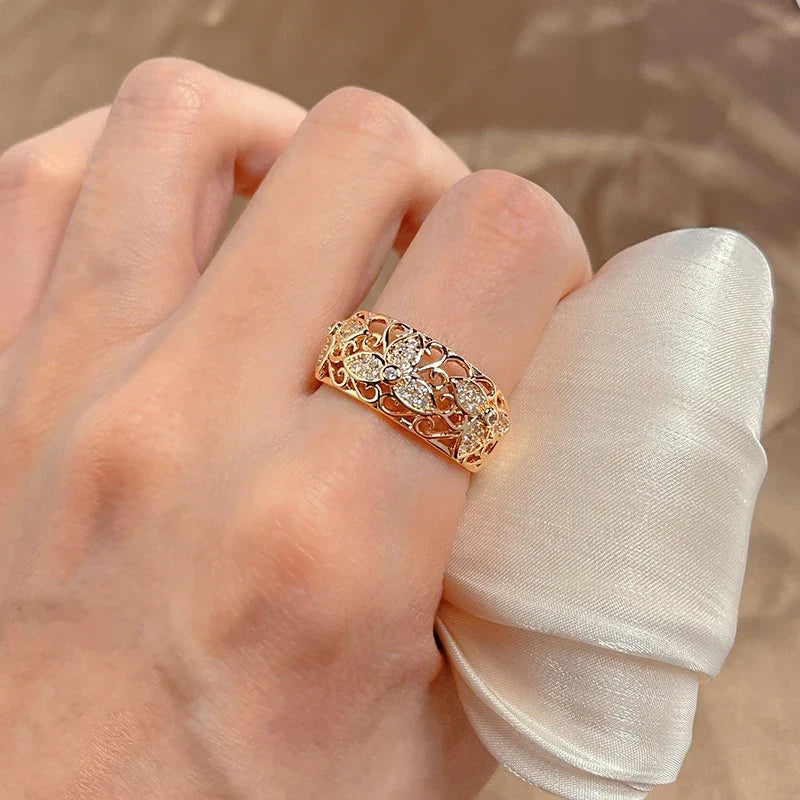 Lavish Zirconia Floral Ring