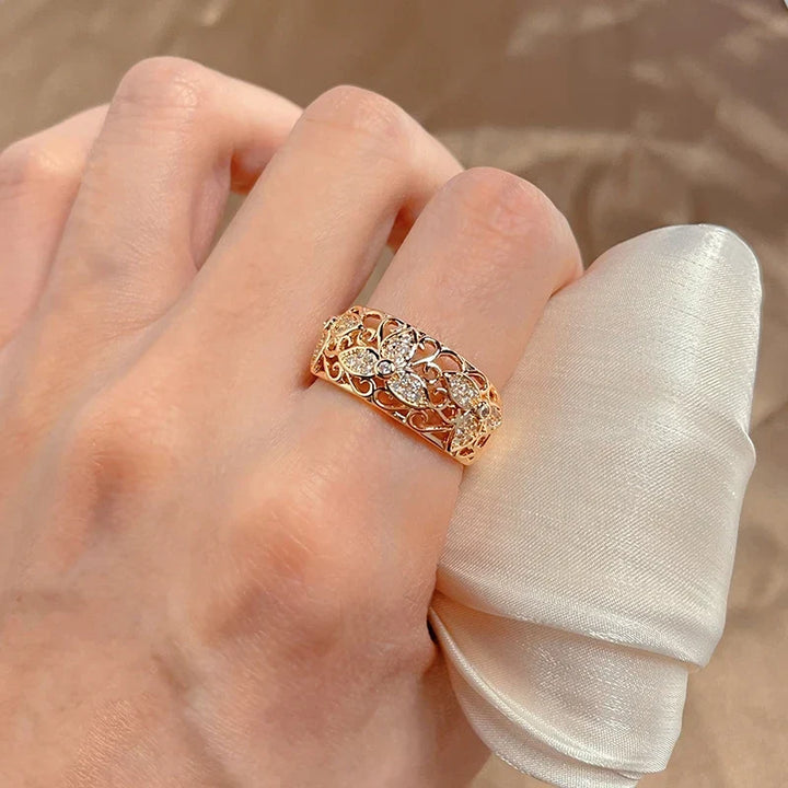 Lavish Zirconia Floral Ring