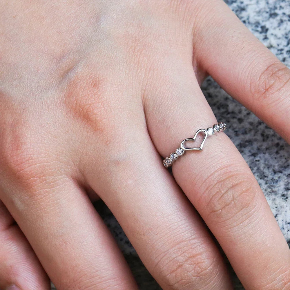Heart Minimalist Zirconia Ring