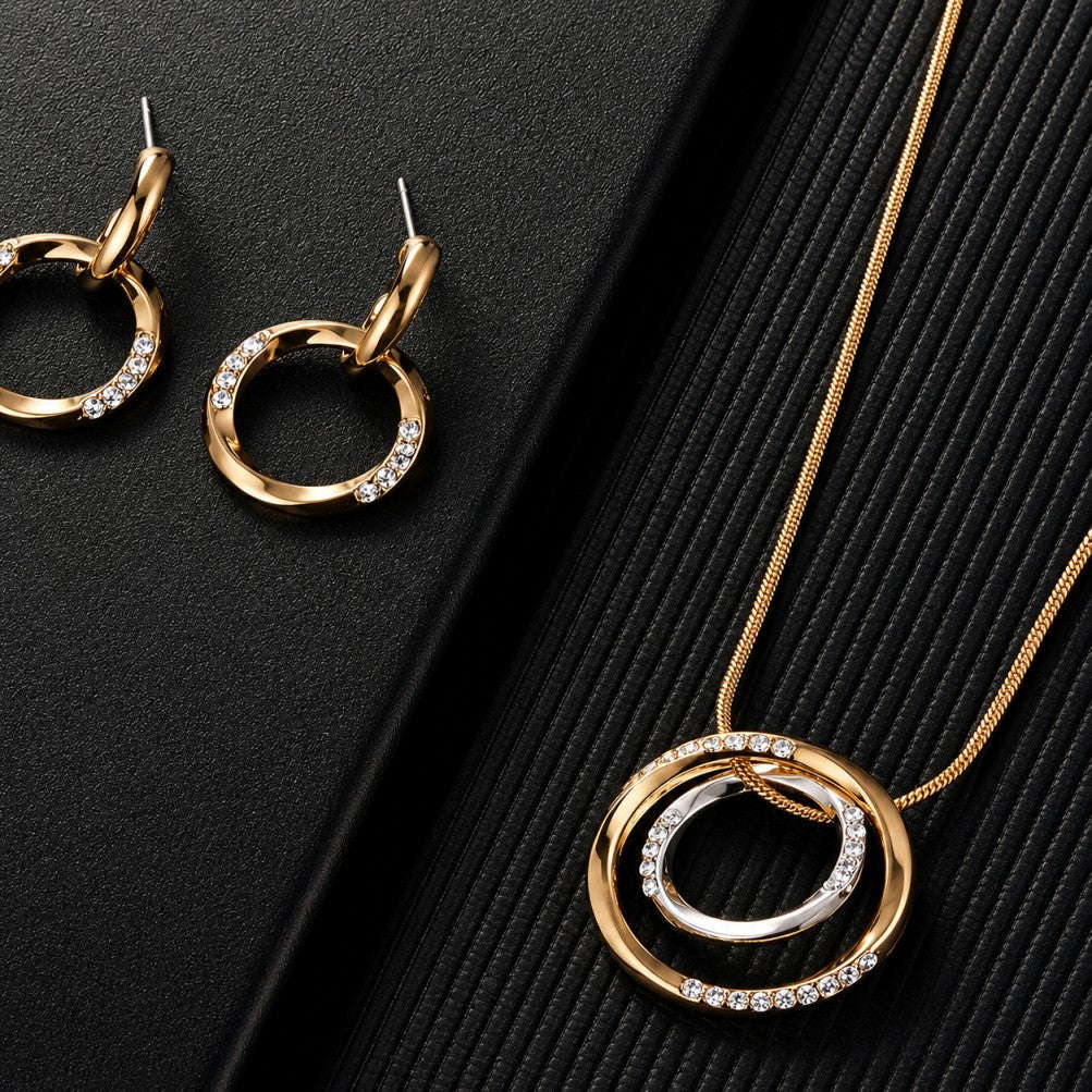 Elegant Mobius Pendant Set